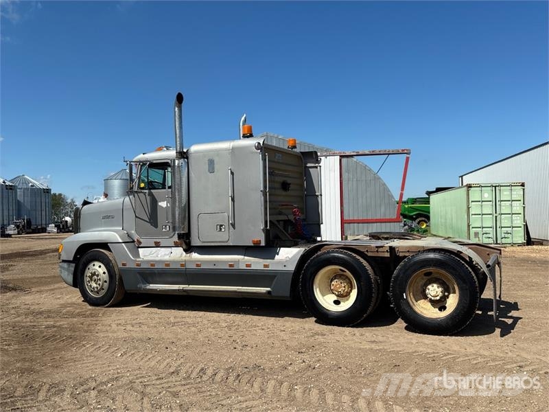 Freightliner FLD 120 وحدات الجر