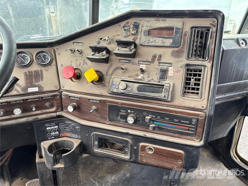 Freightliner FLD 120 Camion ribaltabili