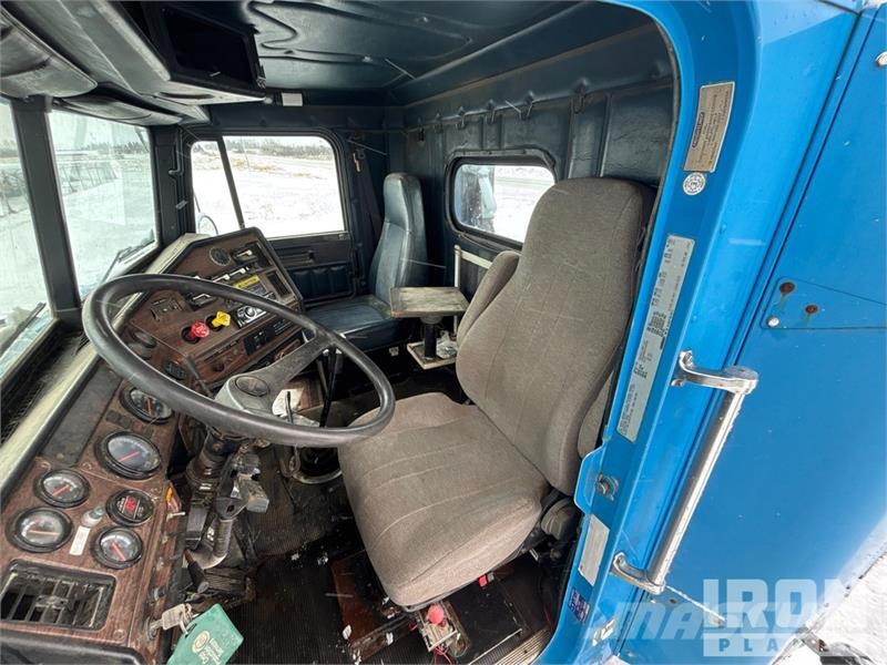 Freightliner FLD 120 Tegljači