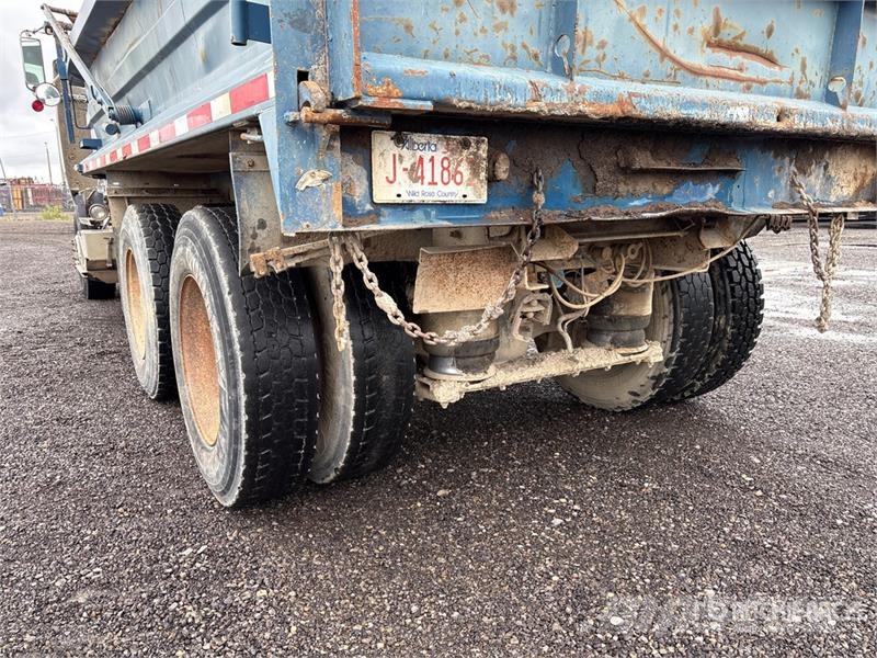 Freightliner FLD 120 Camion ribaltabili