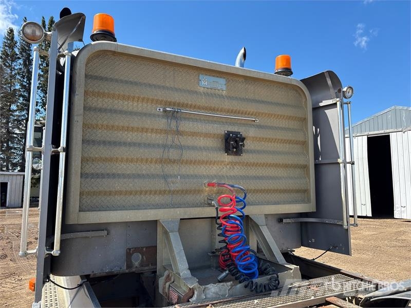 Freightliner FLD 120 وحدات الجر