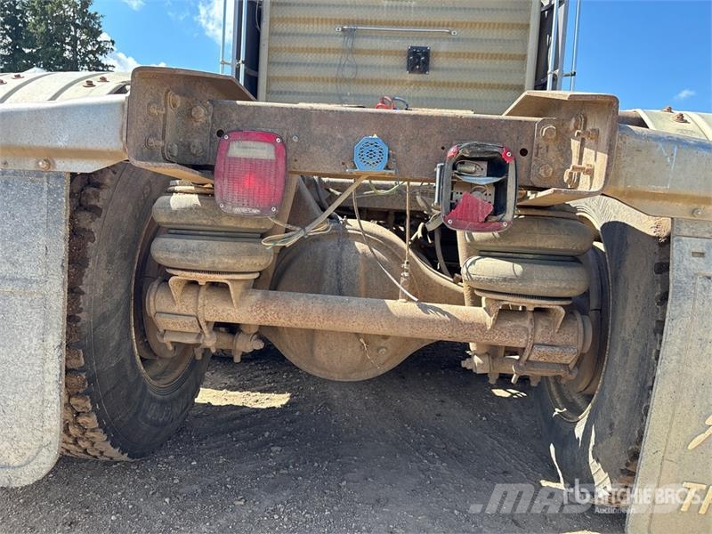 Freightliner FLD 120 وحدات الجر