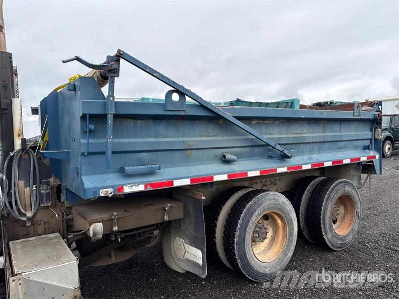 Freightliner FLD 120 Camion ribaltabili