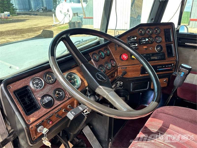 Freightliner FLD 120 وحدات الجر