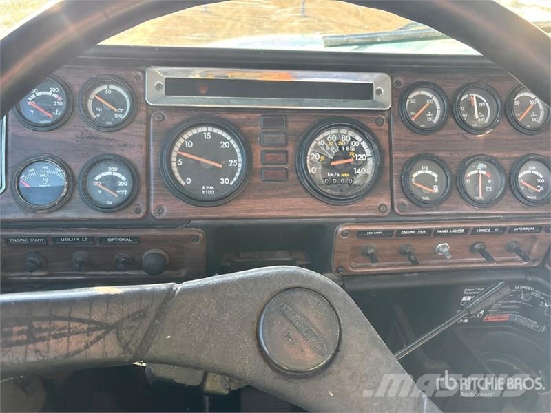 Freightliner FLD 120 Sattelzugmaschinen