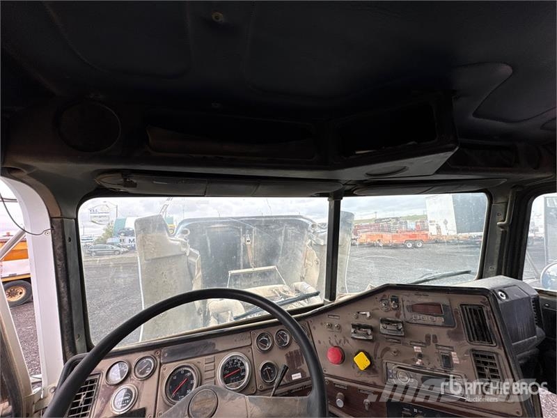 Freightliner FLD 120 Camion ribaltabili