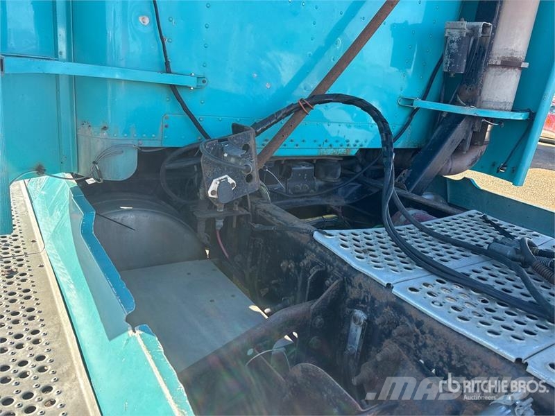 Freightliner FLD 120 Sattelzugmaschinen