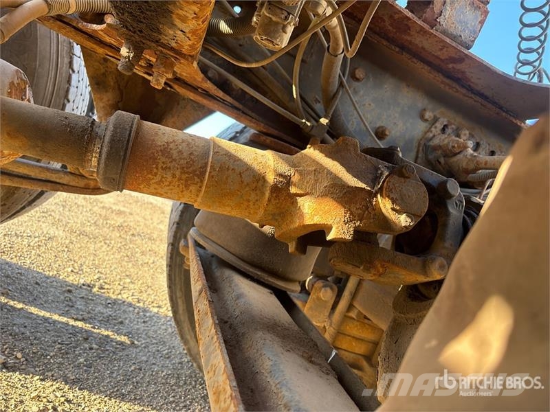 Freightliner FLD 120SD Влекачи