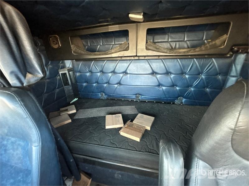 Freightliner FLD 120SD Влекачи