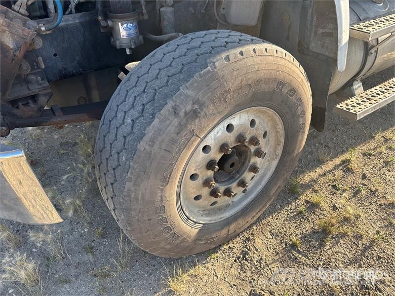 Freightliner FLD 120SD Влекачи