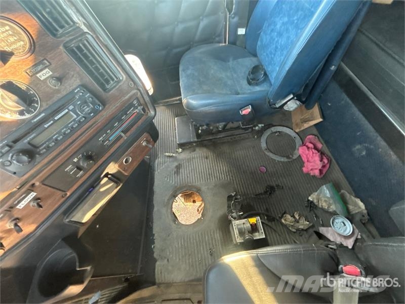 Freightliner FLD 120SD Влекачи