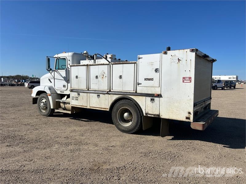 Freightliner FLD112 4x2 Fuel and Lube Truck Tovornjaki cisterne