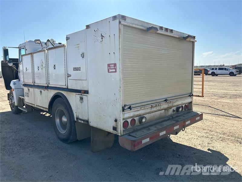 Freightliner FLD112 4x2 Fuel and Lube Truck Tovornjaki cisterne