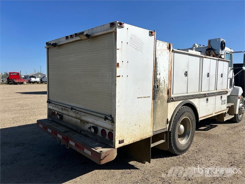 Freightliner FLD112 4x2 Fuel and Lube Truck Tovornjaki cisterne