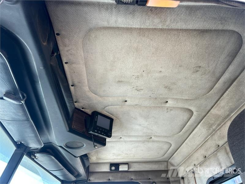 Freightliner FLD112 4x2 Fuel and Lube Truck Tovornjaki cisterne