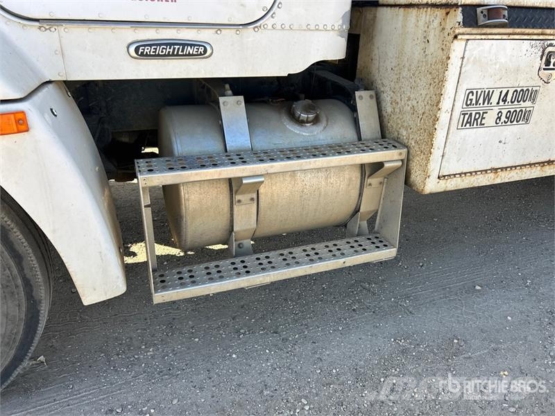 Freightliner FLD112 4x2 Fuel and Lube Truck Tovornjaki cisterne