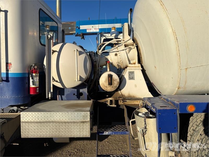 Freightliner FLD120 Betonmischer