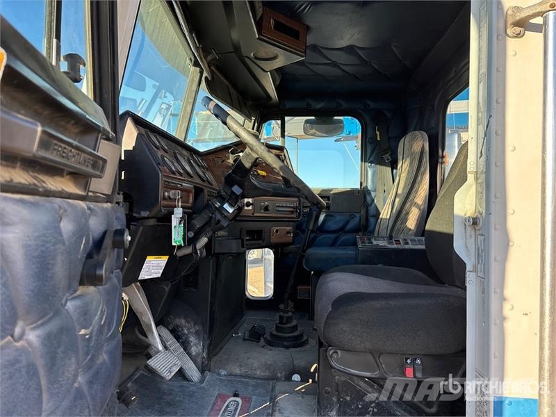 Freightliner FLD120 Betonmischer