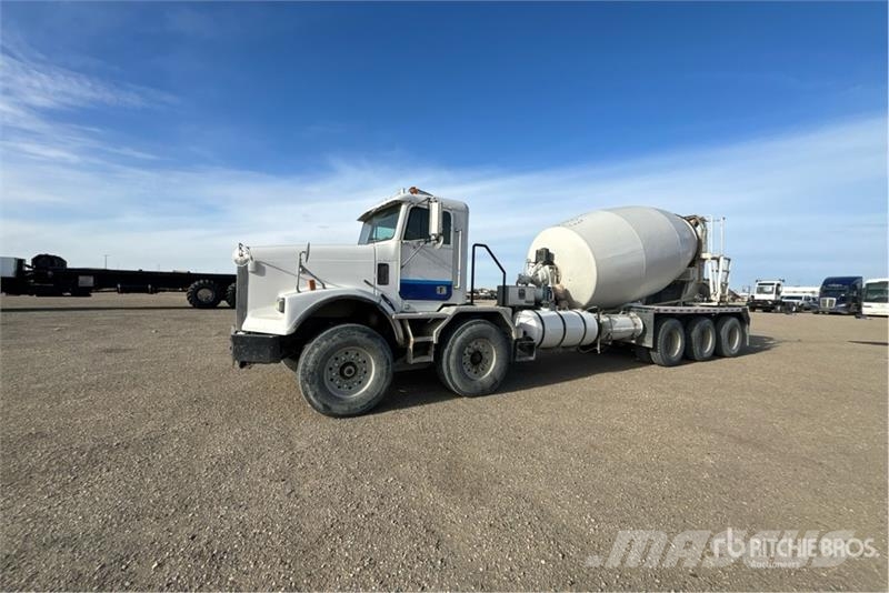 Freightliner FLD120 Betonmischer