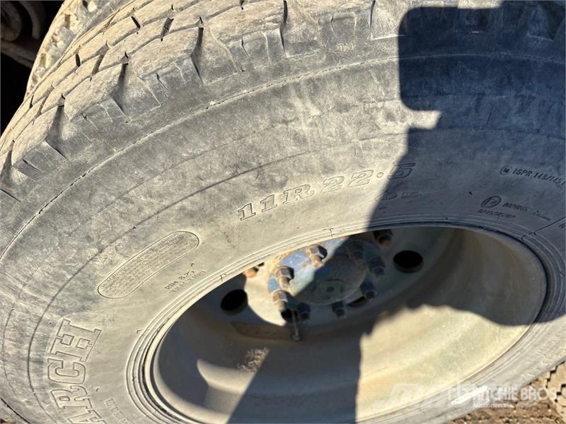 Freightliner FLD120 Betonmischer