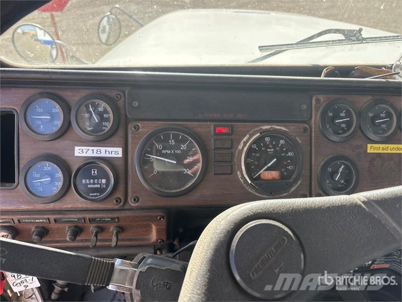 Freightliner FLD120 Betonmischer