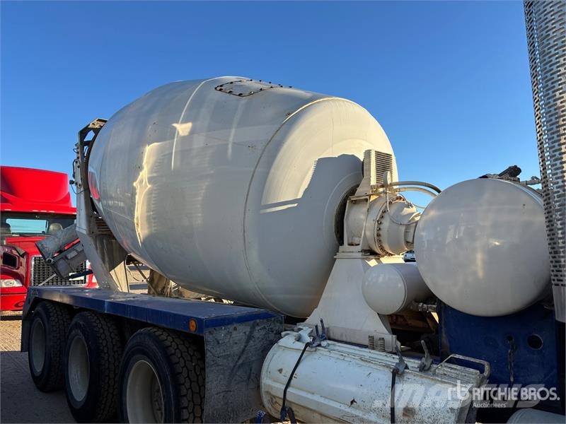 Freightliner FLD120 Betonmischer