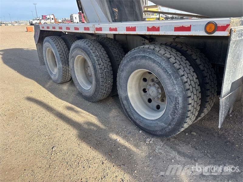 Freightliner FLD120 Betonmischer