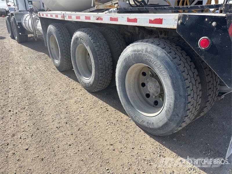 Freightliner FLD120 Betonmischer