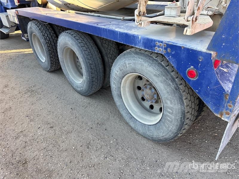 Freightliner FLD120 Betonmischer