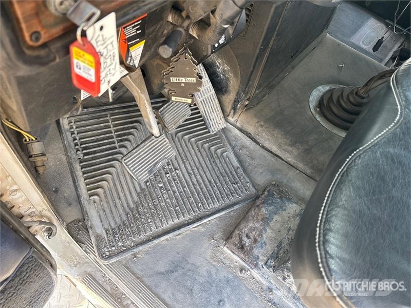 Freightliner FLD120 Betonmischer