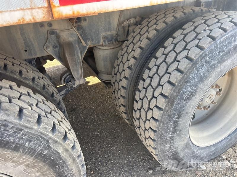 Freightliner FLD120 Betonmischer