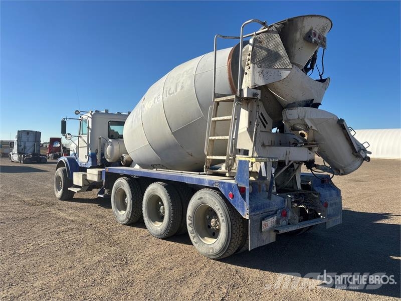 Freightliner FLD120 Betonmischer