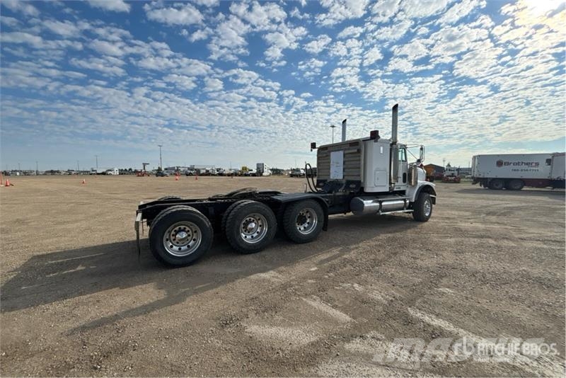 Freightliner FLD120 Tractor Units
