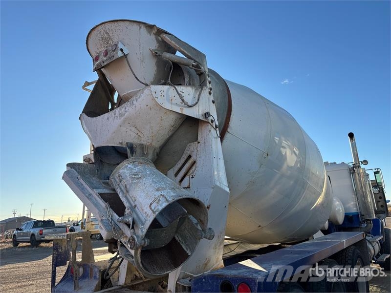 Freightliner FLD120 Betonmischer
