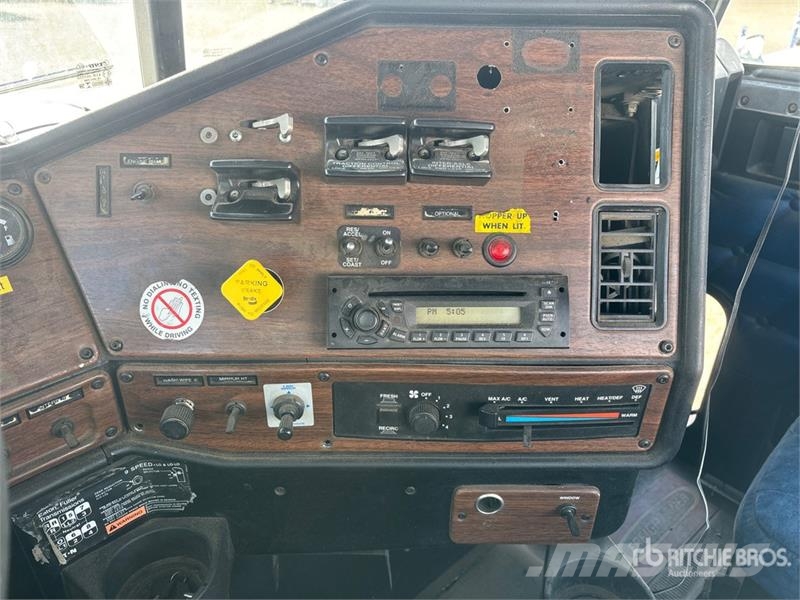 Freightliner FLD120 Betonmischer