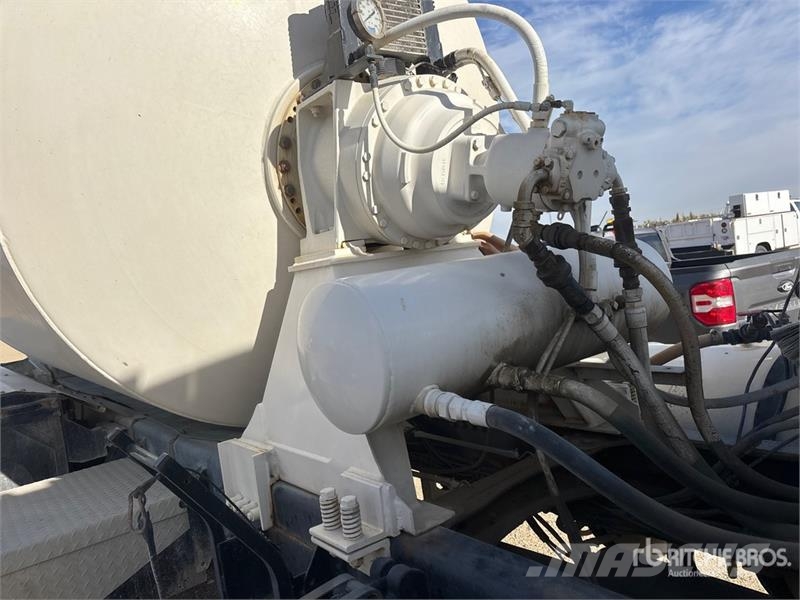 Freightliner FLD120 Betonmischer