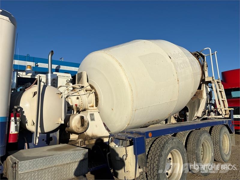 Freightliner FLD120 Betonmischer