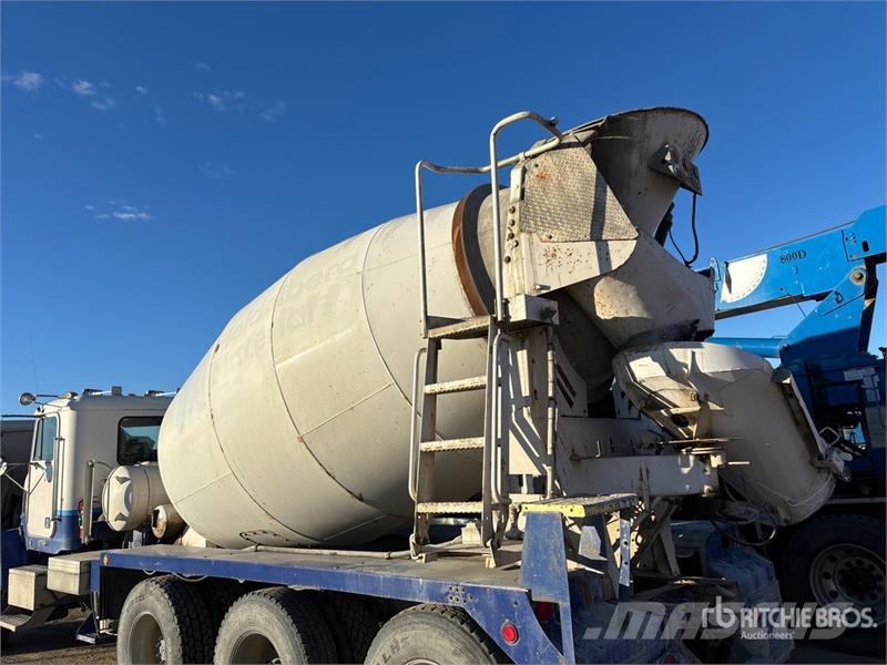 Freightliner FLD120 Betonmischer
