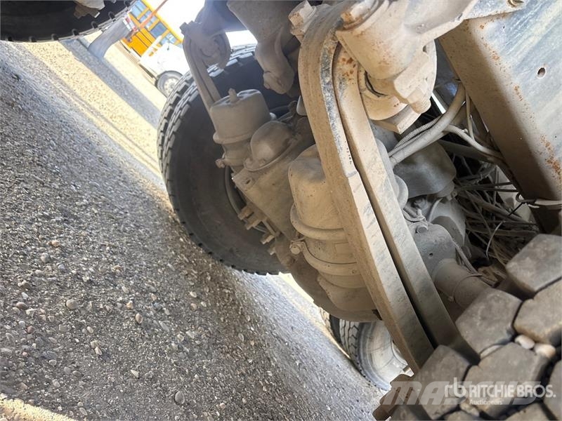 Freightliner FLD120 Betonmischer
