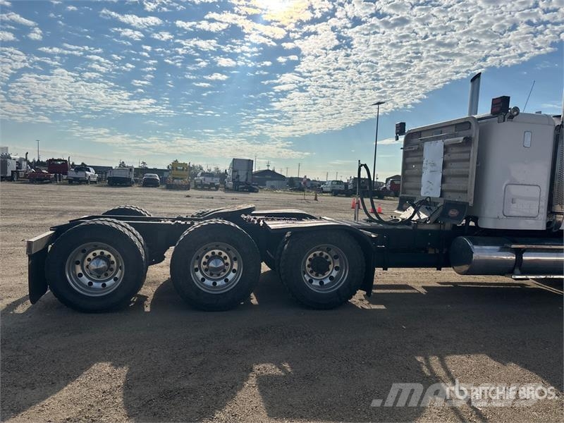 Freightliner FLD120 Tractor Units