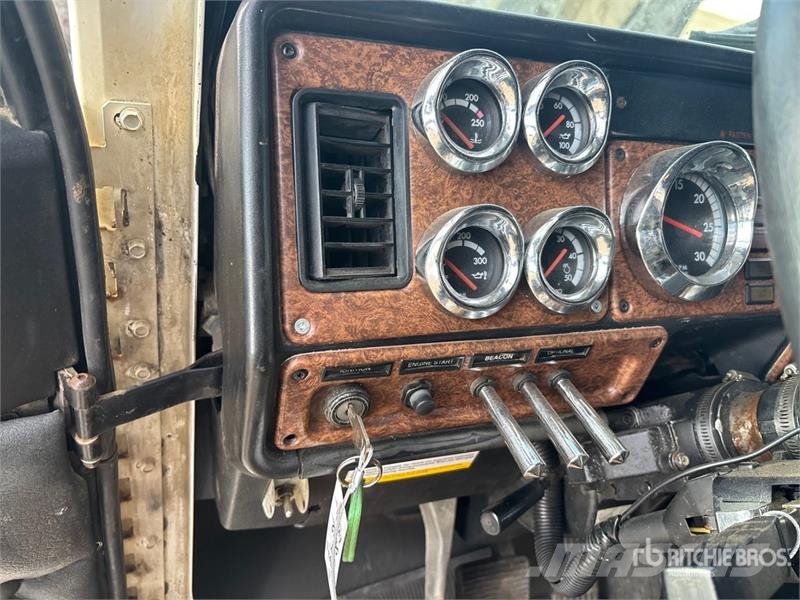 Freightliner FLD120 Tractor Units