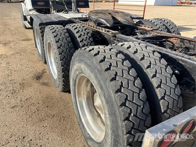 Freightliner FLD120 Tractor Units