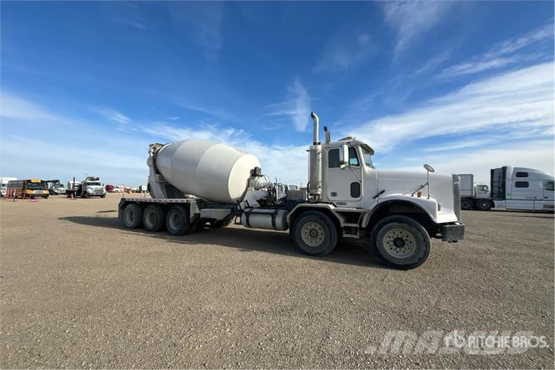 Freightliner FLD120 Betonmischer