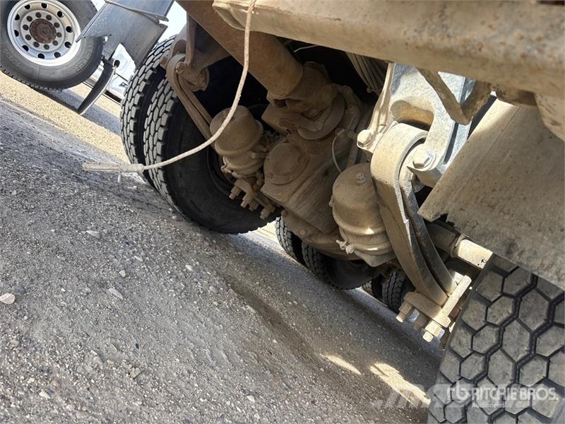 Freightliner FLD120 Betonmischer