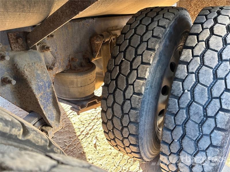 Freightliner FLD120 Betonmischer