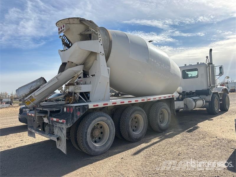 Freightliner FLD120 Betonmischer