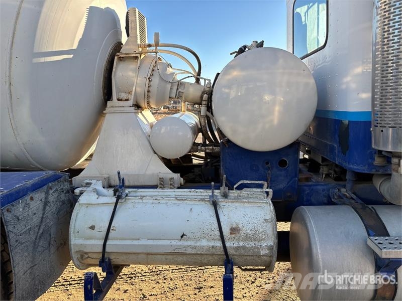 Freightliner FLD120 Betonmischer