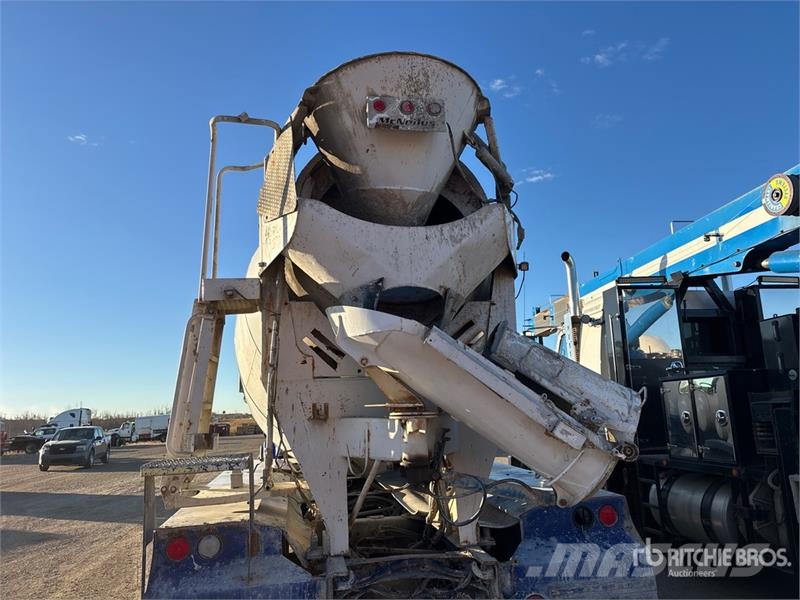 Freightliner FLD120 Betonmischer