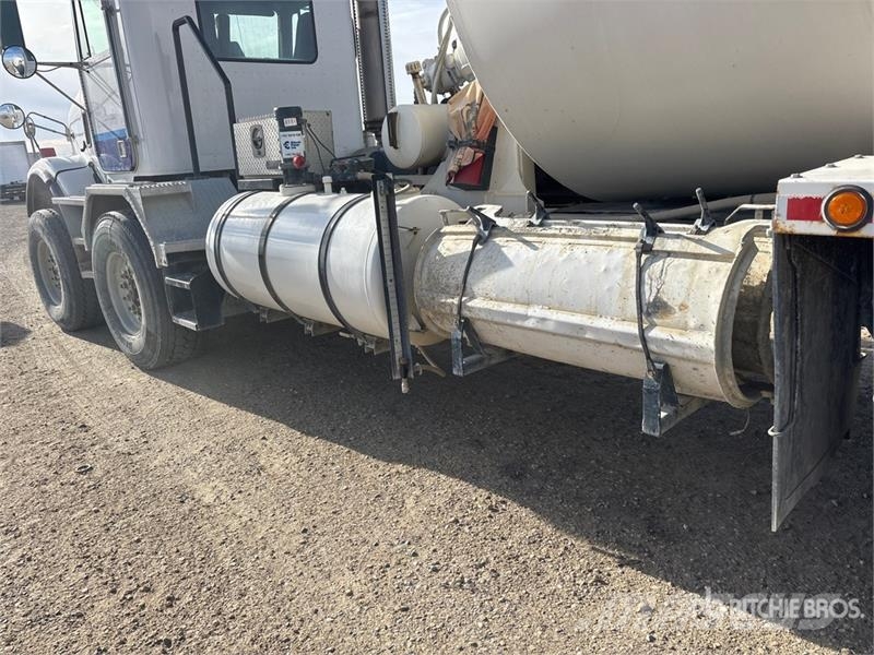 Freightliner FLD120 Betonmischer