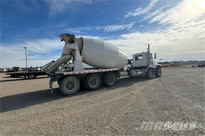 Freightliner FLD120 Betonmischer